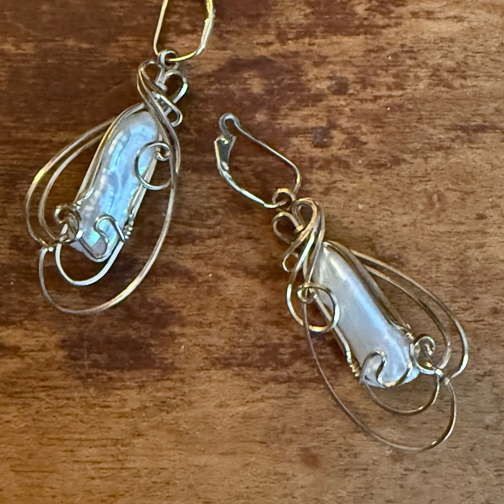 Gold Teardrop Earrings with Intricate Wirework and Central Pearl